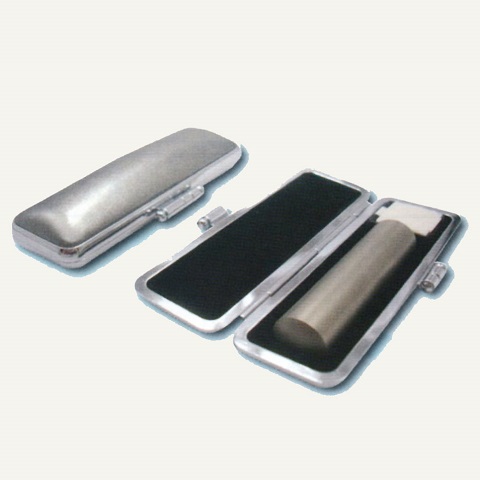 チタンケース拡大